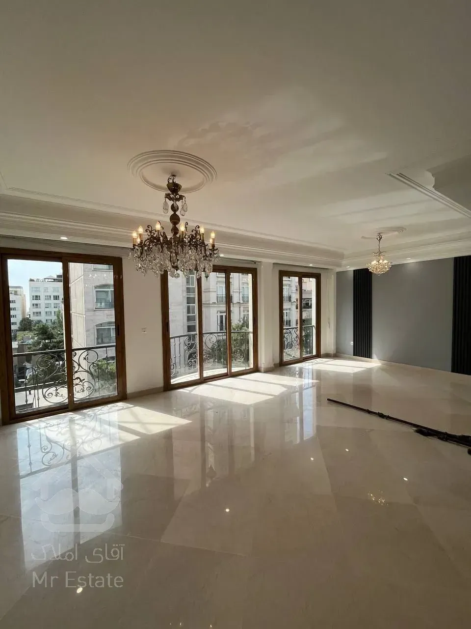 رهن آپارتمان ۱۷۰ متری در زعفرانیه