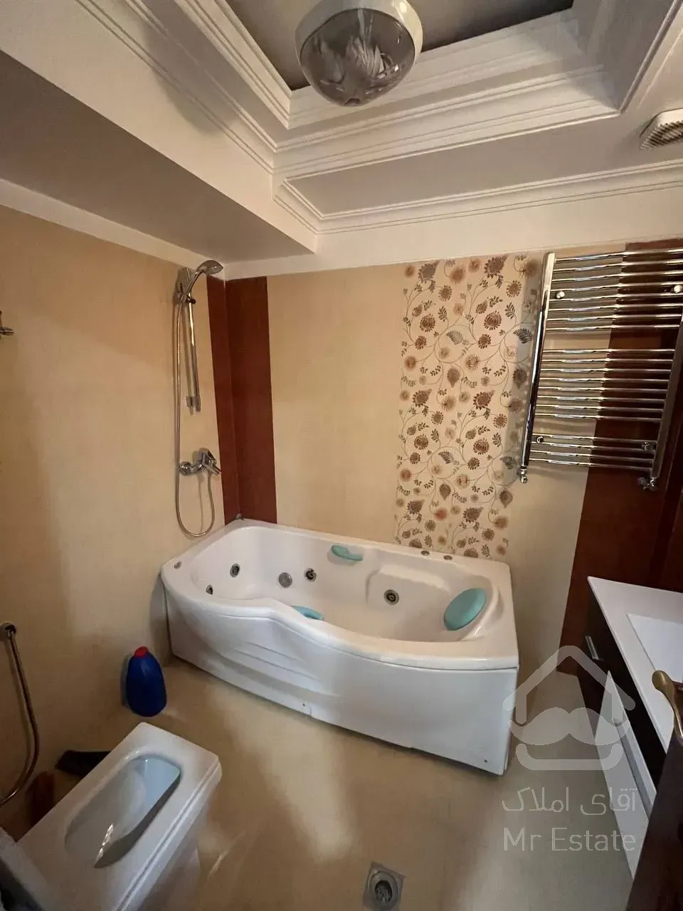 رهن آپارتمان ۱۷۰ متری در زعفرانیه