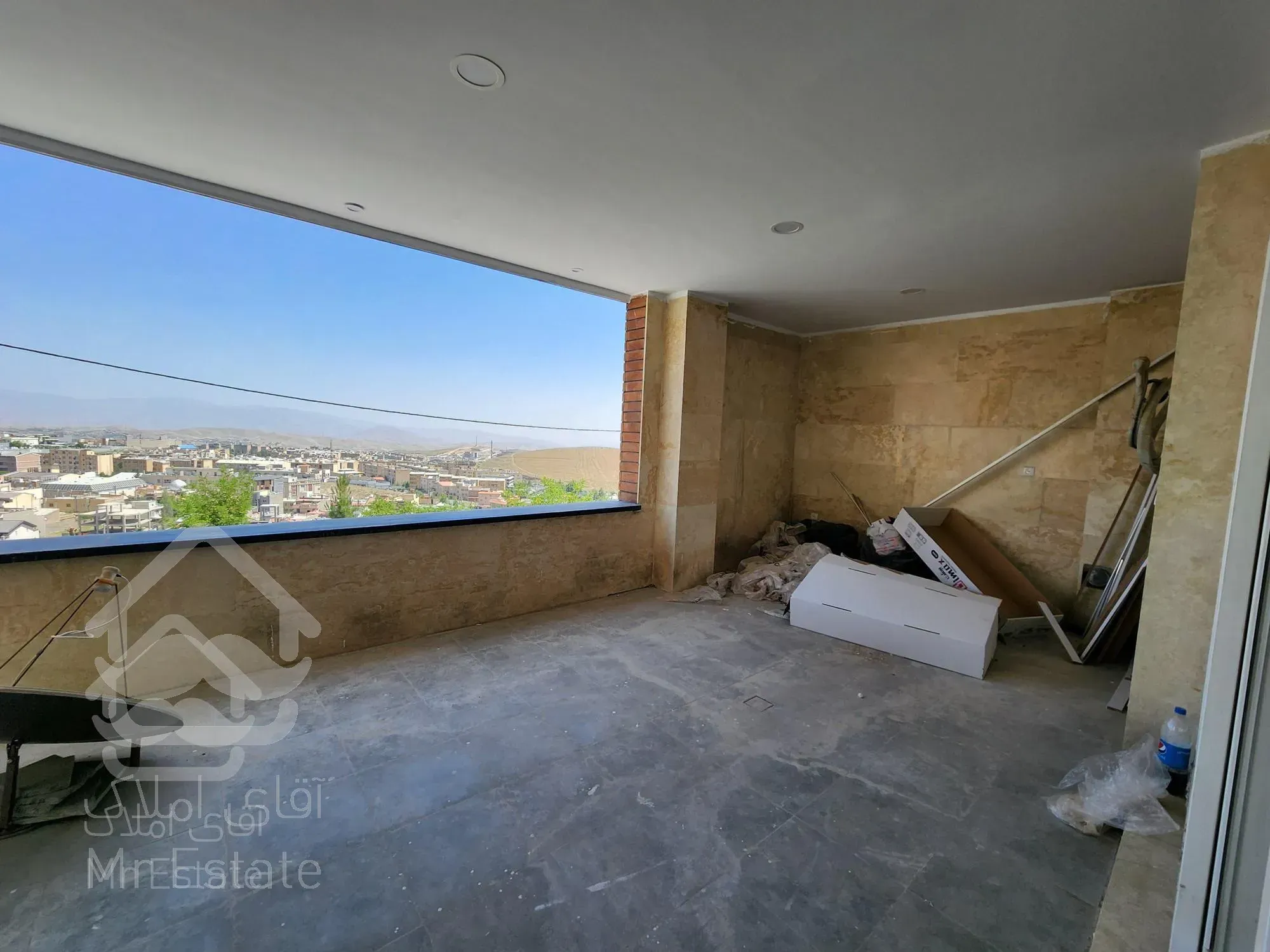 اپارتمان کلیدنخورده تراسه