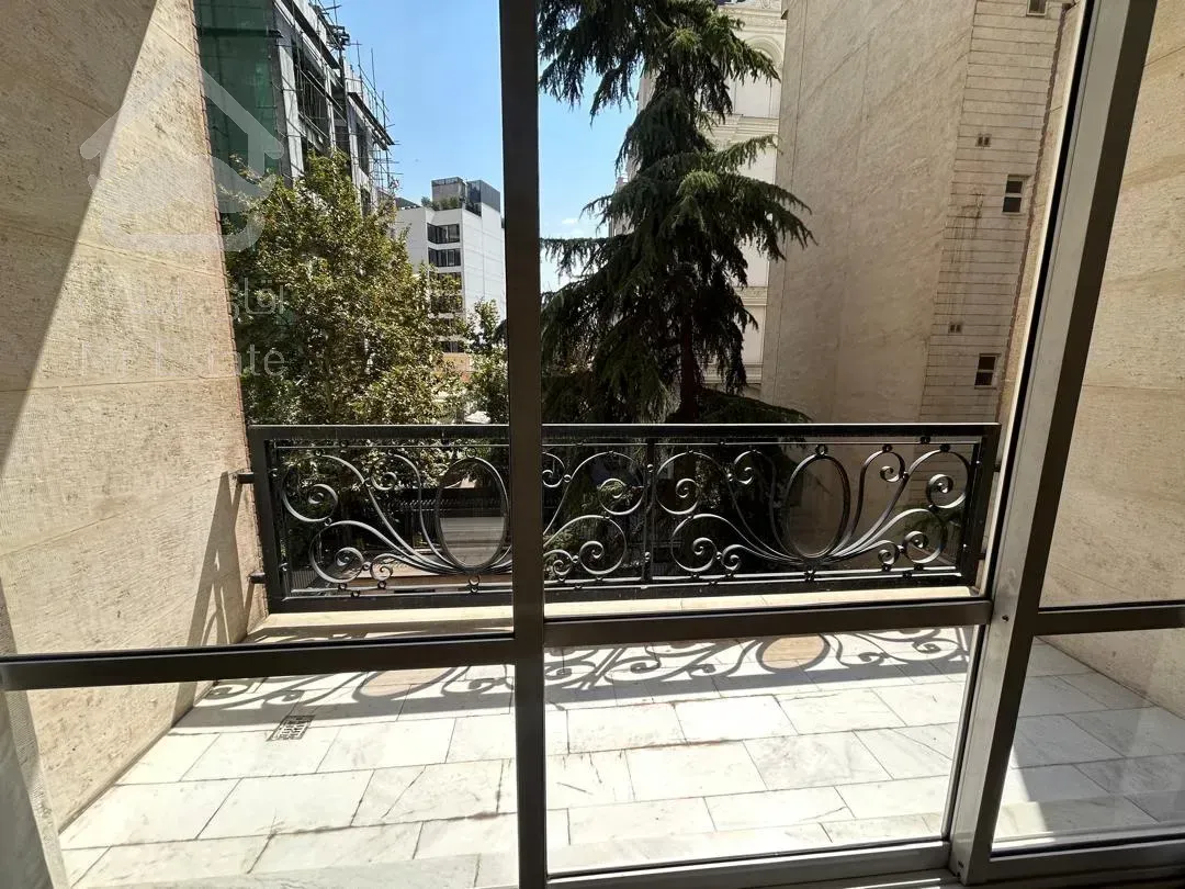 رهن آپارتمان ۳۲۵ متری در زعفرانیه