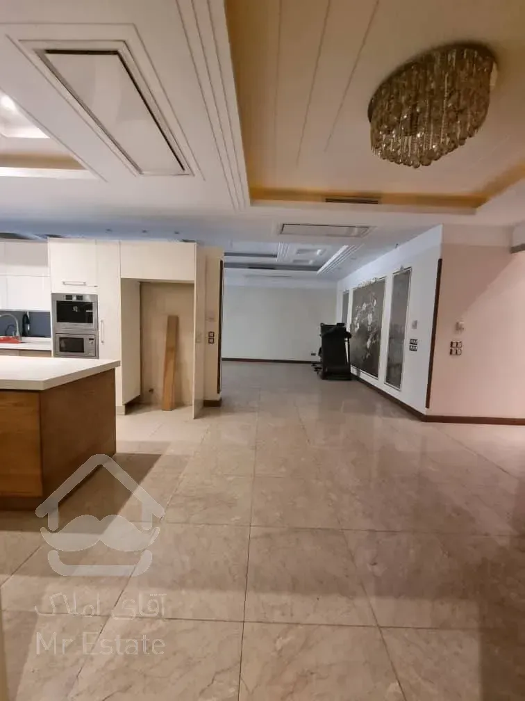 رهن آپارتمان ۲۲۵ متری در زعفرانیه