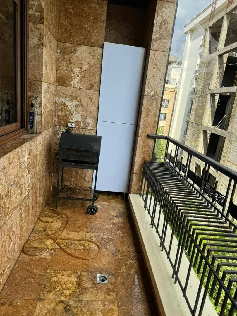 رهن آپارتمان ۲۲۵ متری در زعفرانیه