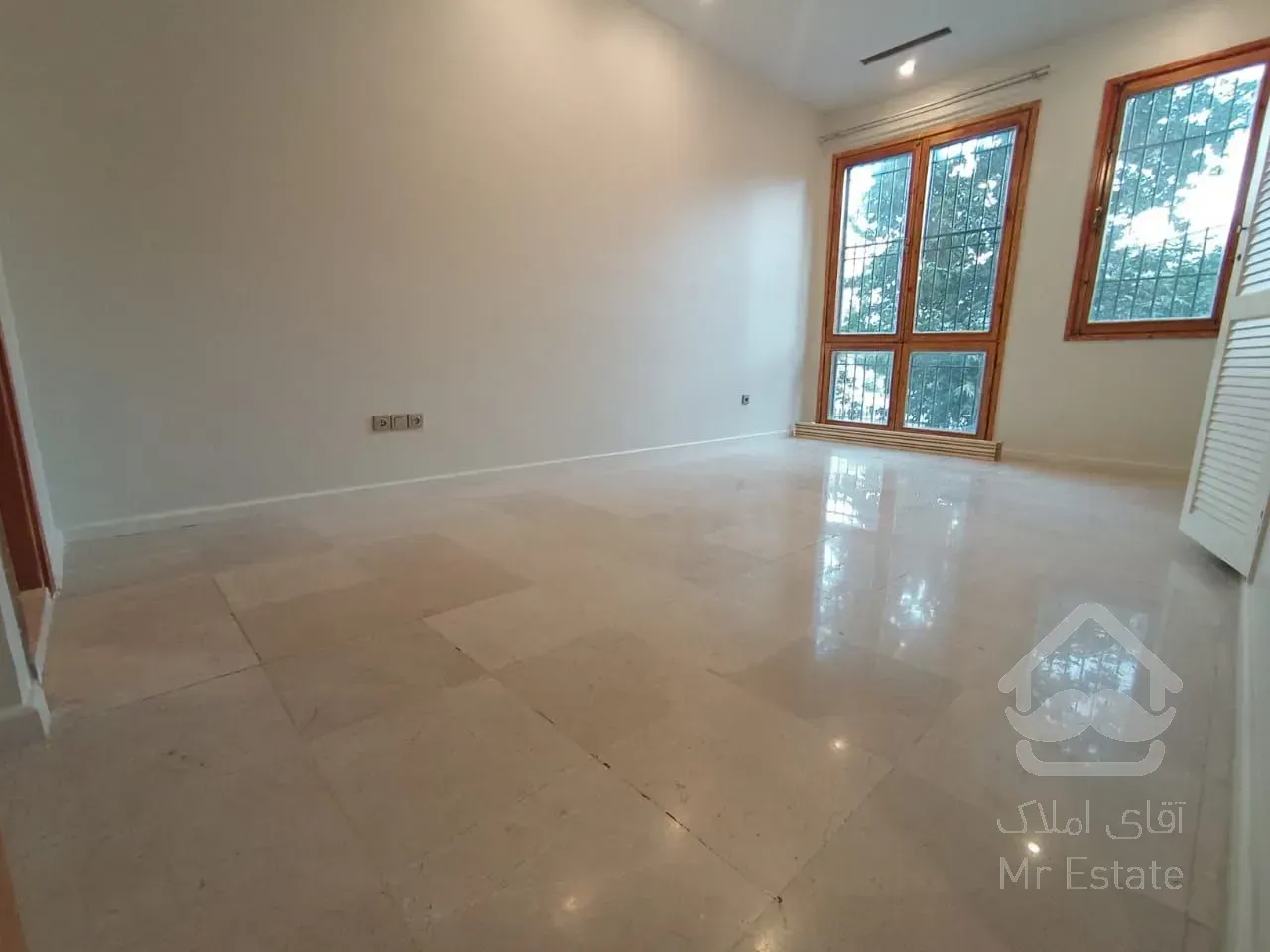 رهن آپارتمان ۱۸۰ متری در محمودیه