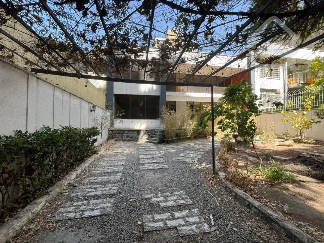 رهن ویلایی ۴۵۰ متری در زعفرانیه