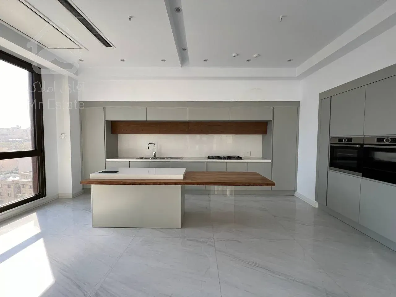 فروش آپارتمان ۲۰۰ متری در زعفرانیه