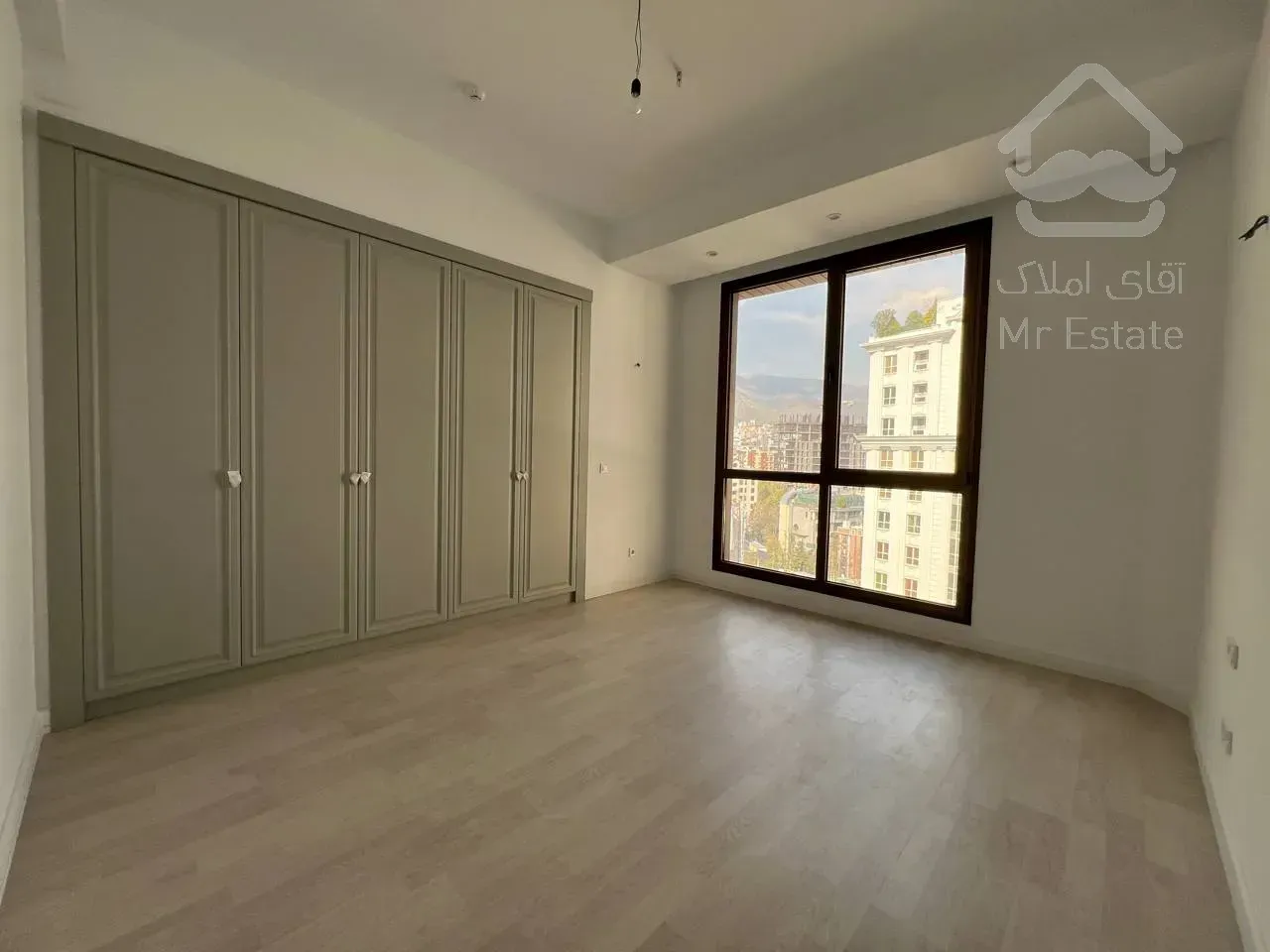 فروش آپارتمان ۲۰۰ متری در زعفرانیه