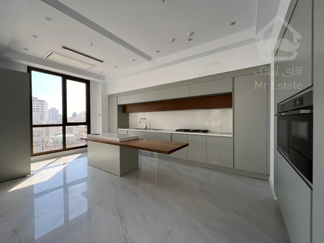 فروش آپارتمان ۲۰۰ متری در زعفرانیه