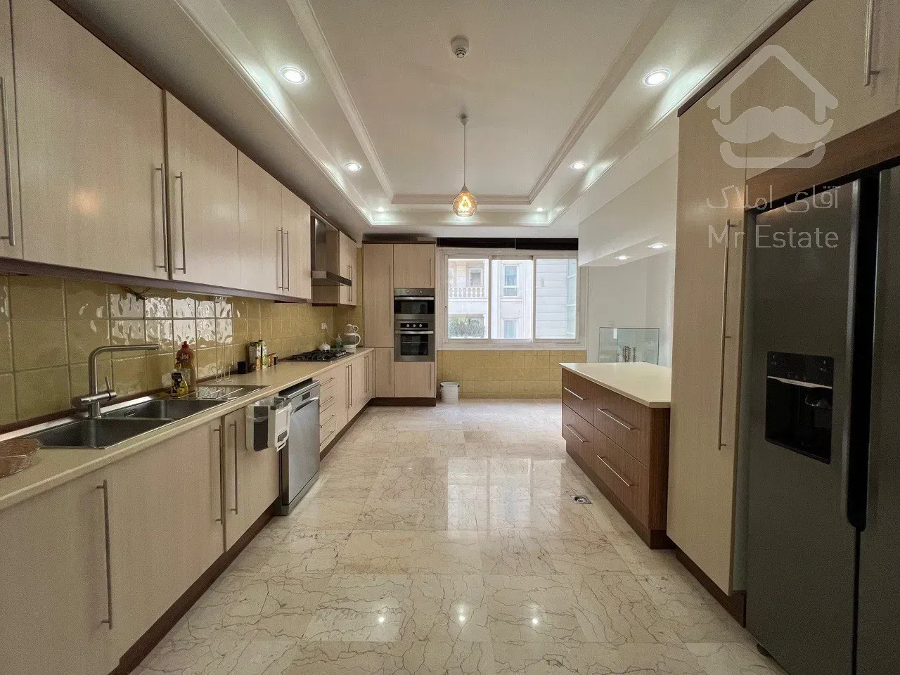 فروش آپارتمان 235 متری در زعفرانیه