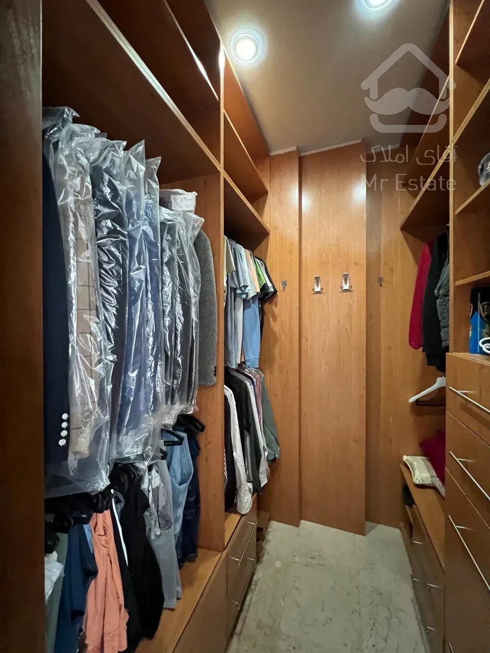 فروش آپارتمان 235 متری در زعفرانیه