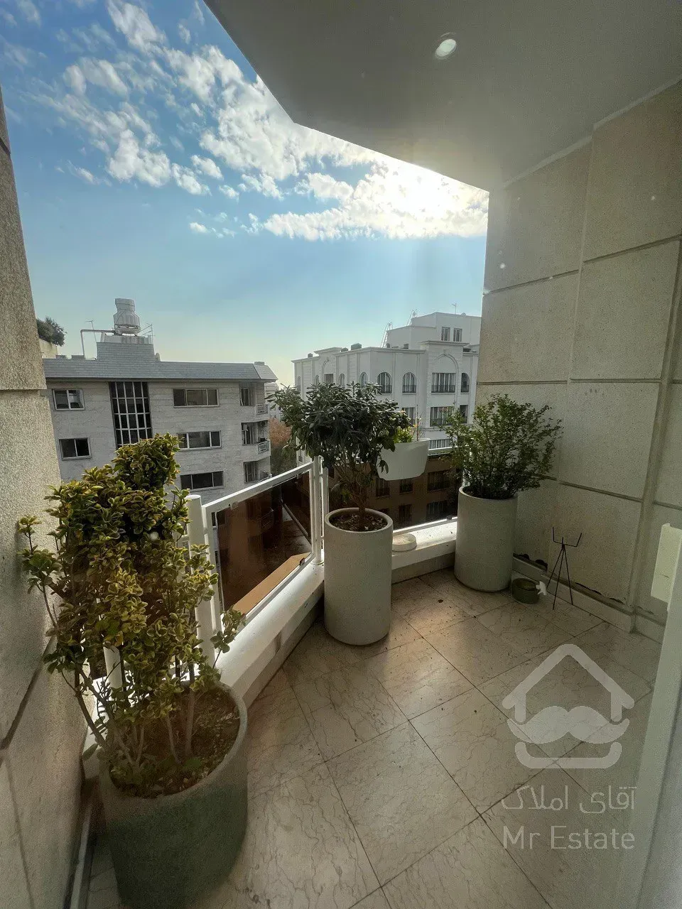 فروش آپارتمان 235 متری در زعفرانیه