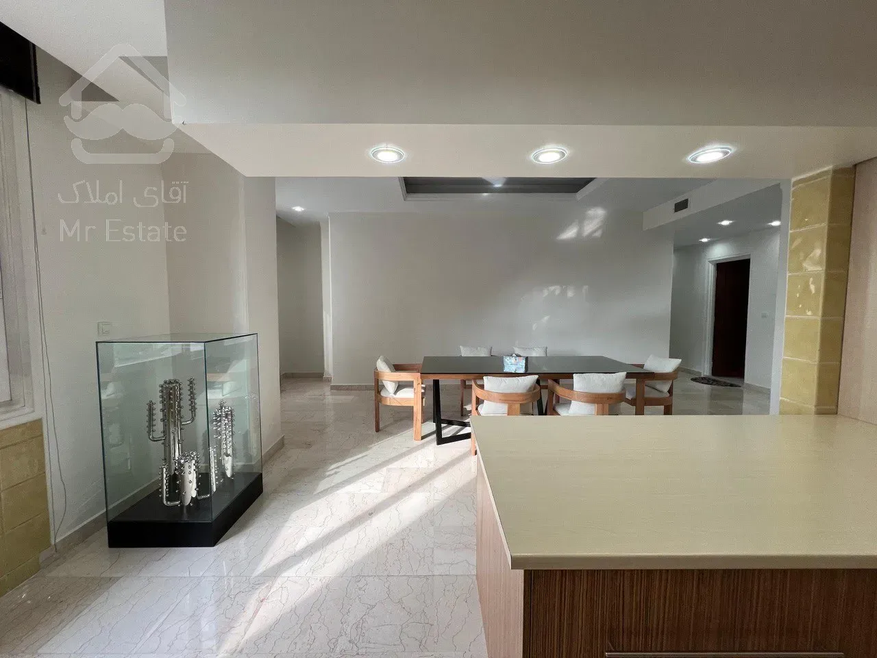 فروش آپارتمان 235 متری در زعفرانیه