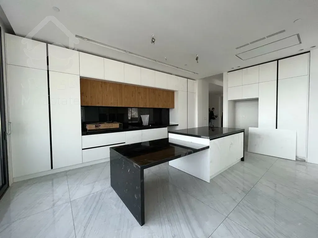 رهن برج باغ ۲۸۰ متری در زعفرانیه