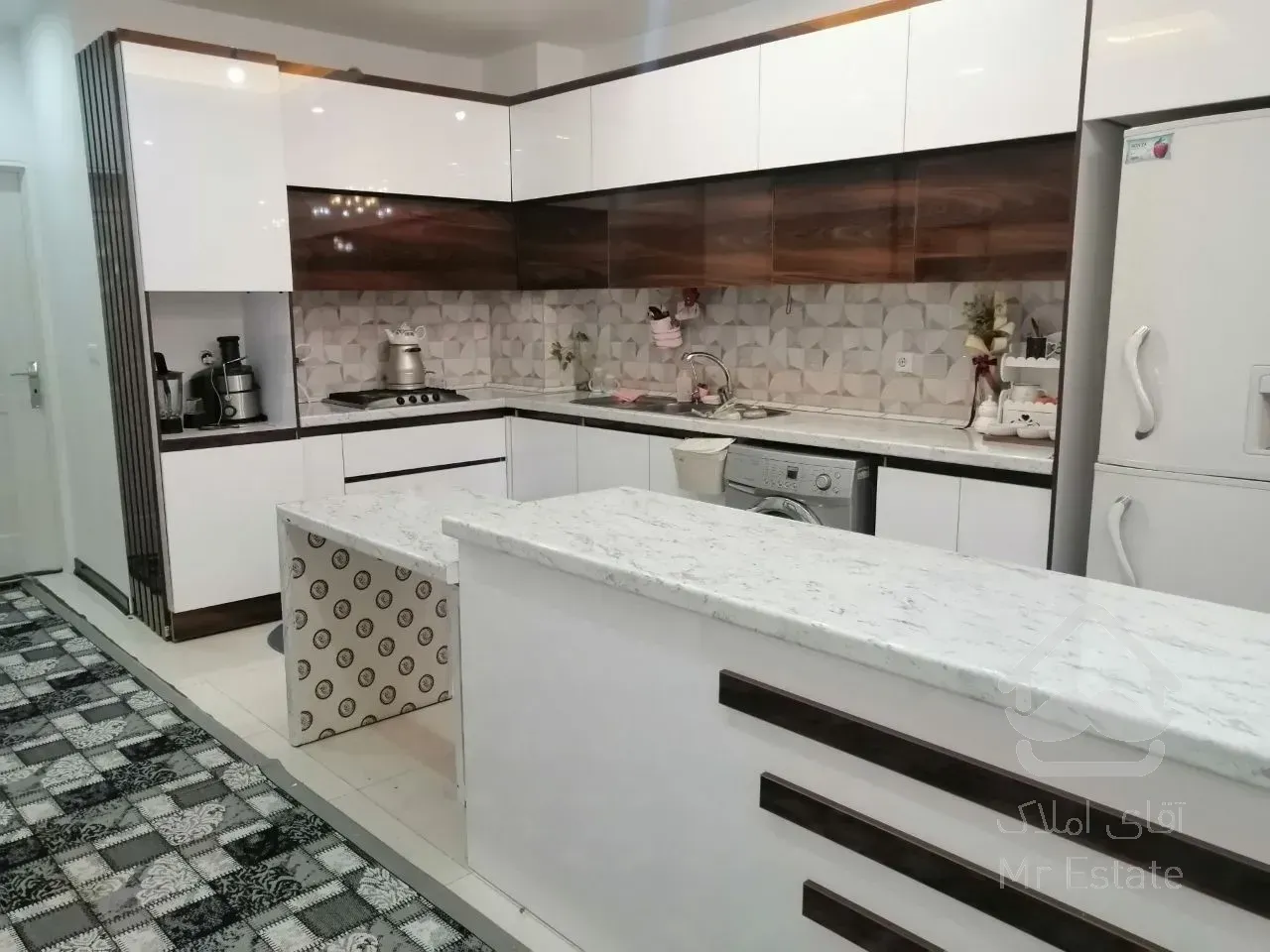 آپارتمان ۱۳۳متری تک واحدی ۲خواب  خادم اباد شهریار