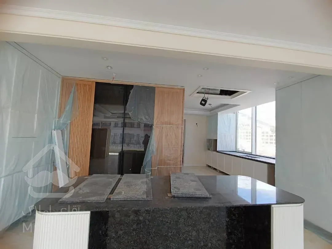 رهن آپارتمان ۴۰۰ متری در زعفرانیه