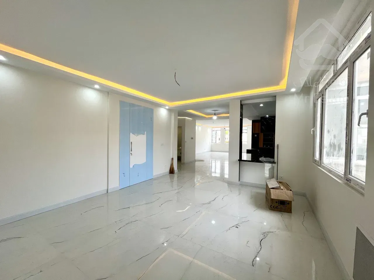 فروش آپارتمان ۲۰۰ متری در زعفرانیه