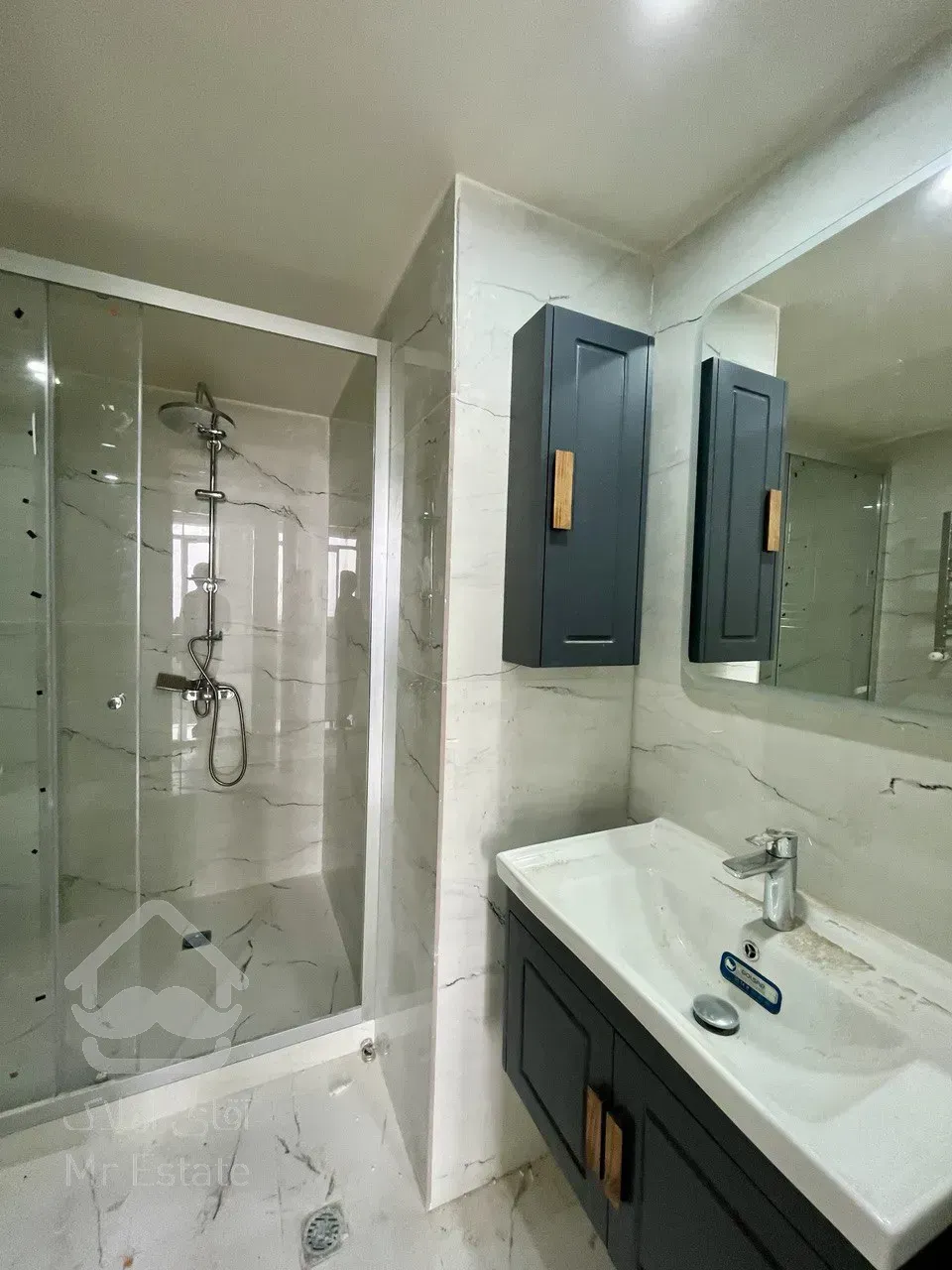 فروش آپارتمان ۲۰۰ متری در زعفرانیه