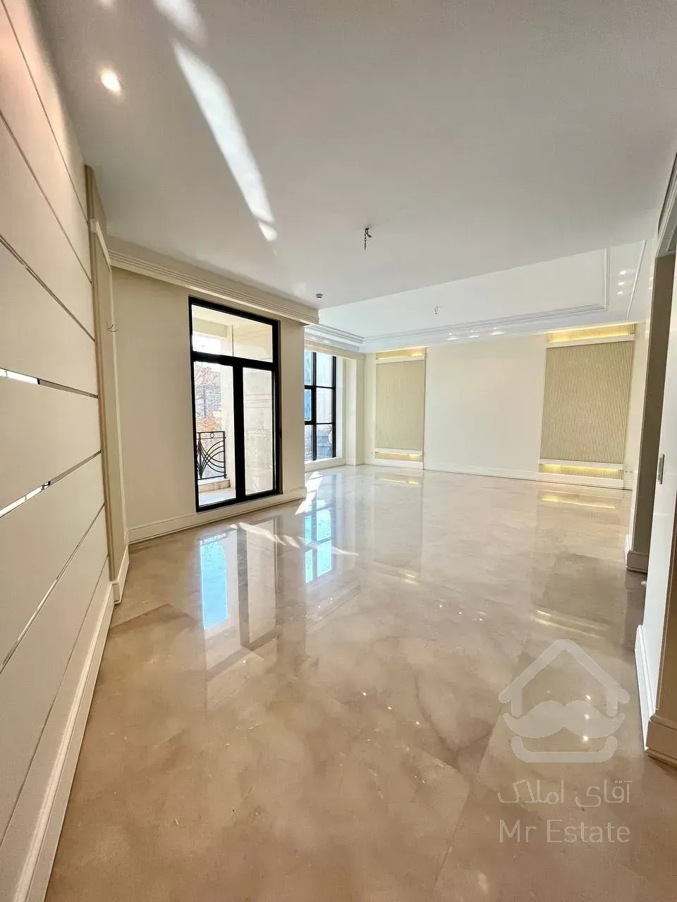 فروش آپارتمان ۲۱۱ متری در زعفرانیه