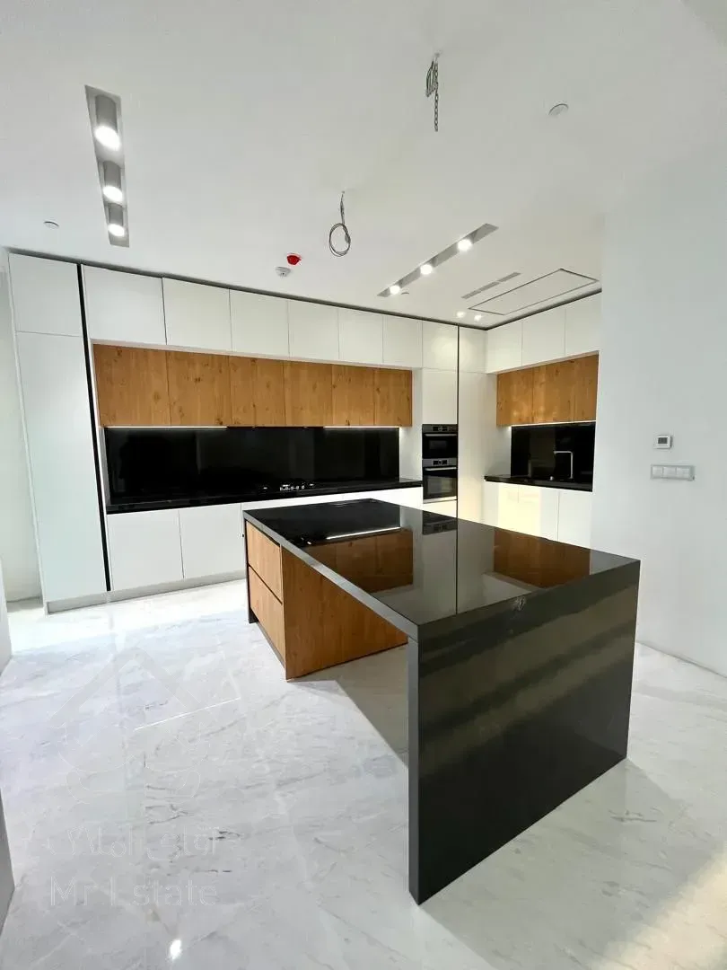 رهن برج باغ ۲۸۰ متری در زعفرانیه