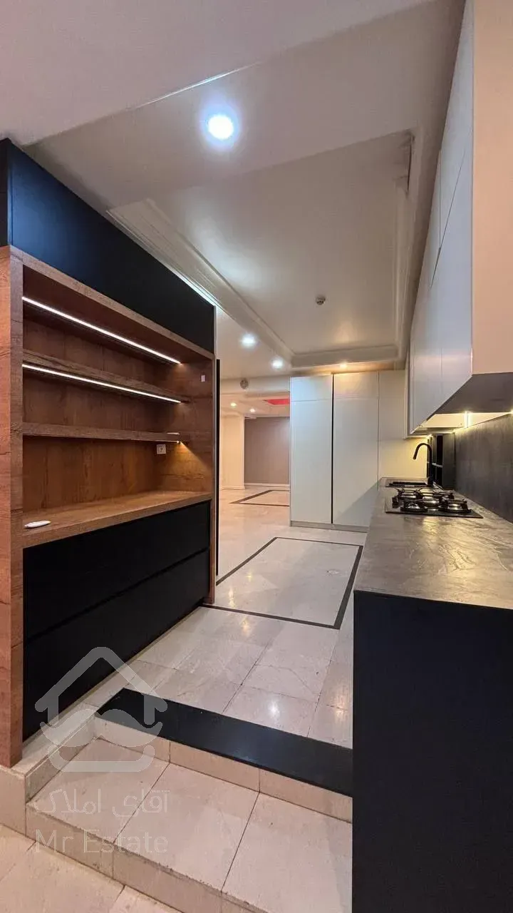 رهن آپارتمان ۳۰۰ متری در زعفرانیه