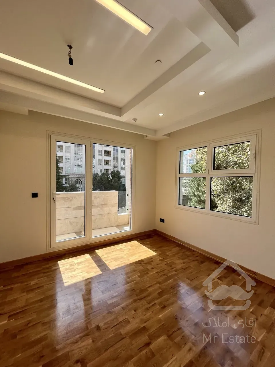 فروش آپارتمان ۱۰۰ متری در زعفرانیه