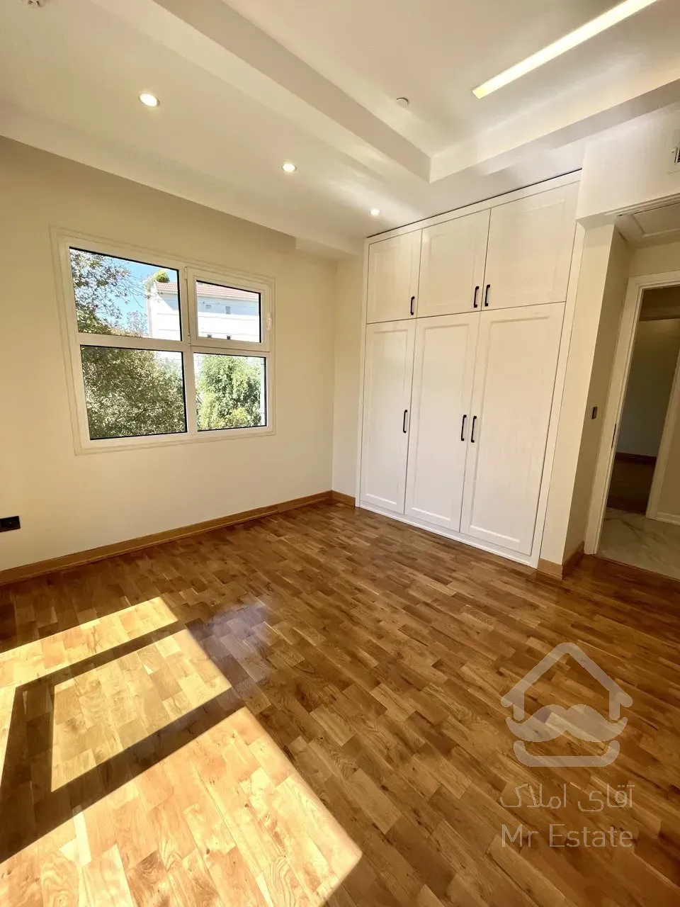 فروش آپارتمان ۱۰۰ متری در زعفرانیه