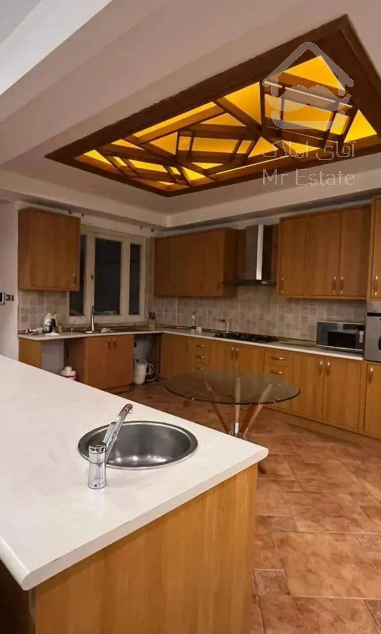 رهن آپارتمان 270 متری در زعفرانیه