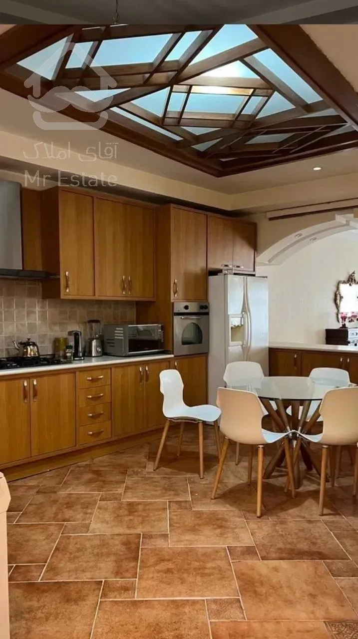 رهن آپارتمان 270 متری در زعفرانیه