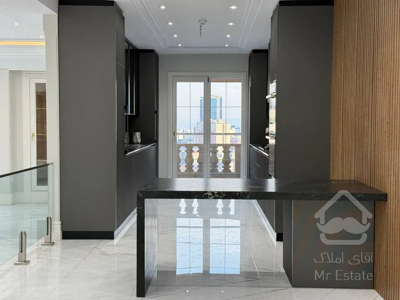 فروش آپارتمان ۲۴۰ متری در محمودیه