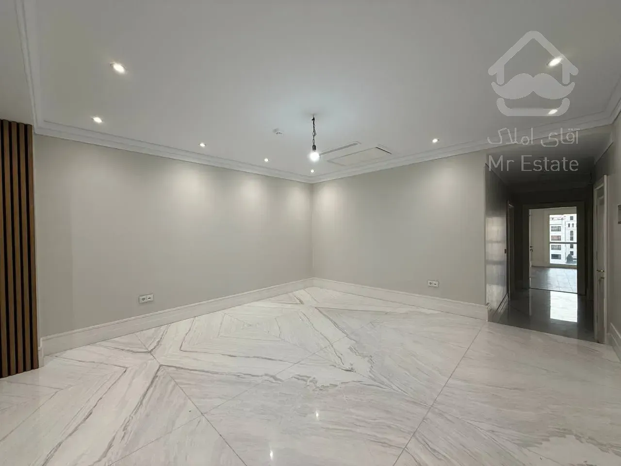 فروش آپارتمان ۲۴۰ متری در محمودیه