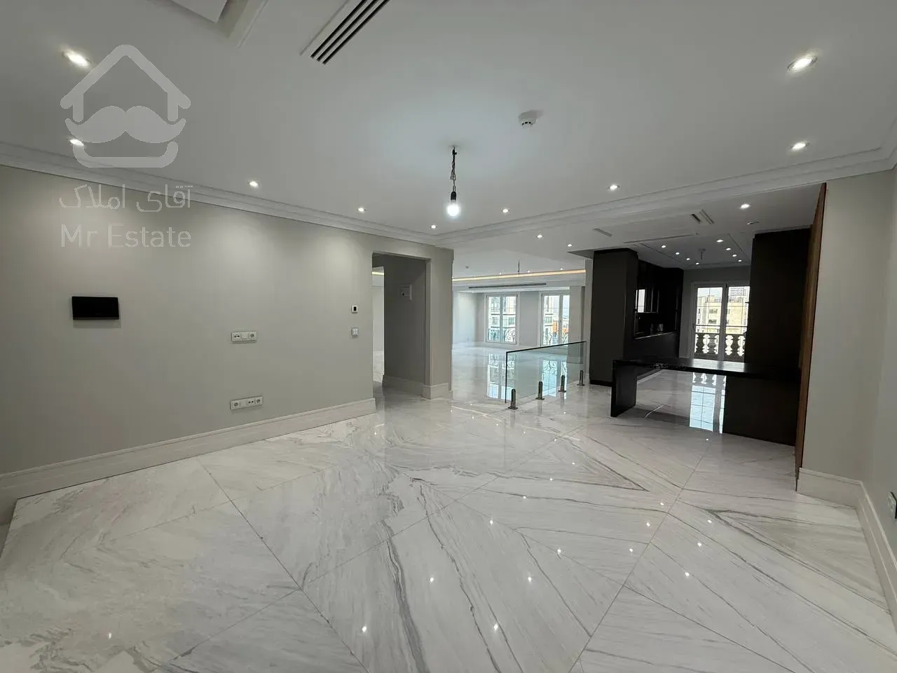 فروش آپارتمان ۲۴۰ متری در محمودیه