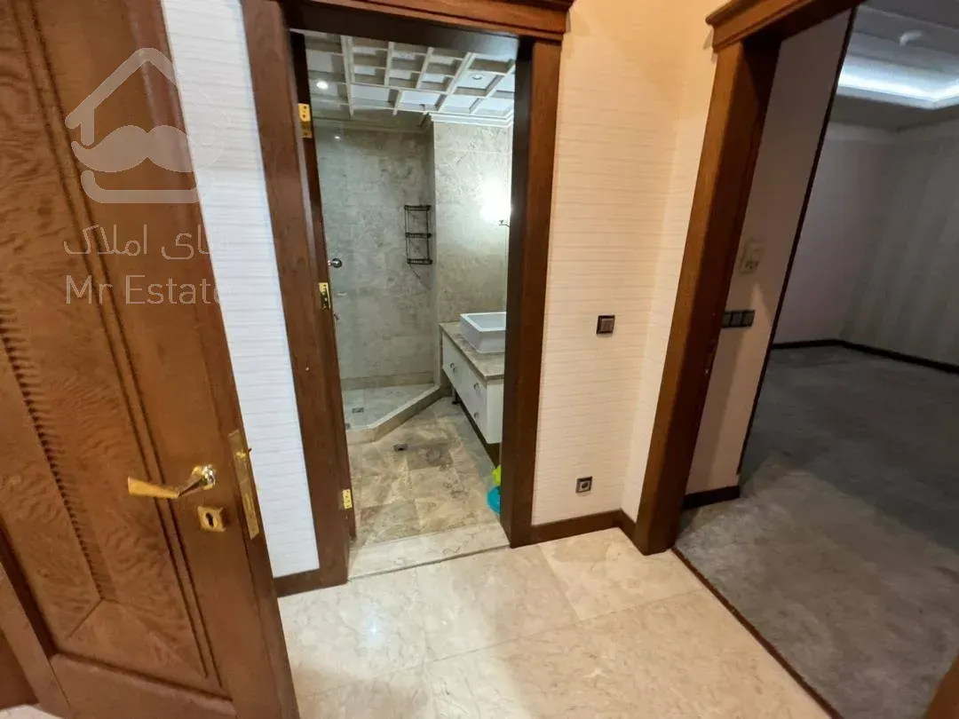 رهن آپارتمان ۲۱۵ متری در زعفرانیه