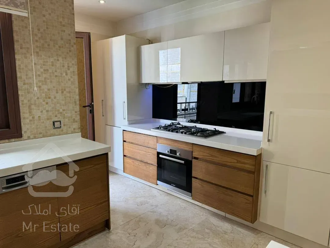 رهن آپارتمان ۲۱۵ متری در زعفرانیه