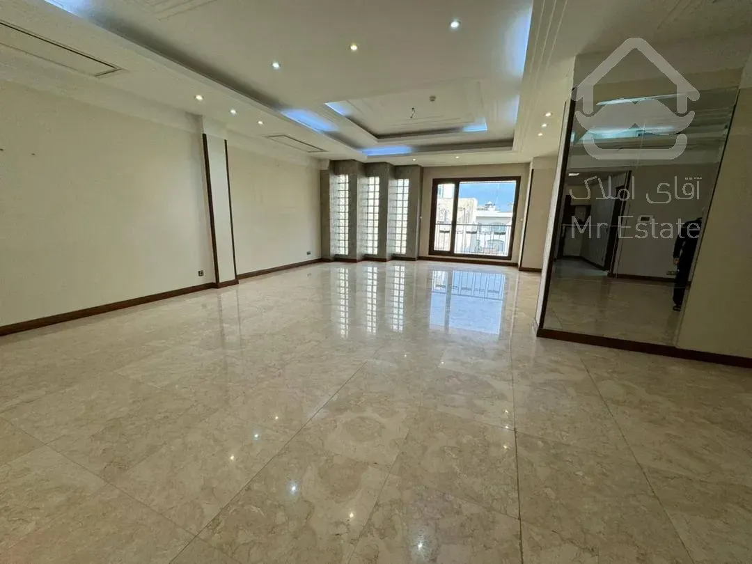 رهن آپارتمان ۲۱۵ متری در زعفرانیه