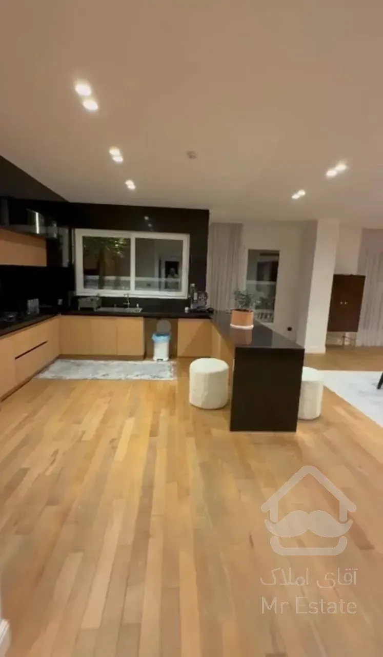 رهن آپارتمان ۲۶۴ متری در فرشته