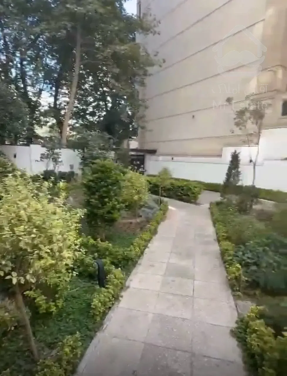 رهن آپارتمان ۲۶۴ متری در فرشته