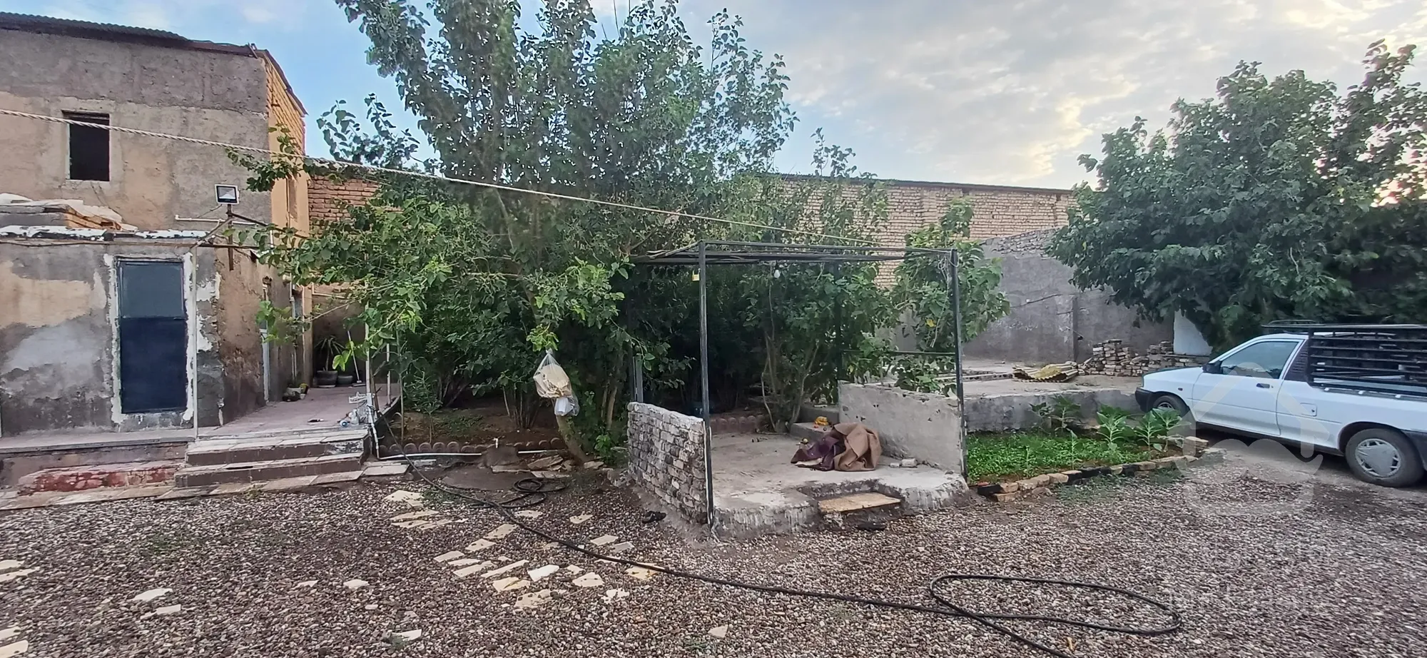 ۶۳۰ متری سنددار