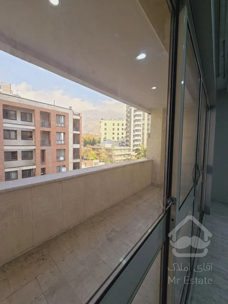 رهن برج باغ ۲۲۰ متری در زعفرانیه