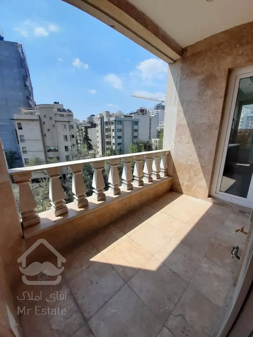 اجاره آپارتمان ۲۱۰ متری در زعفرانیه