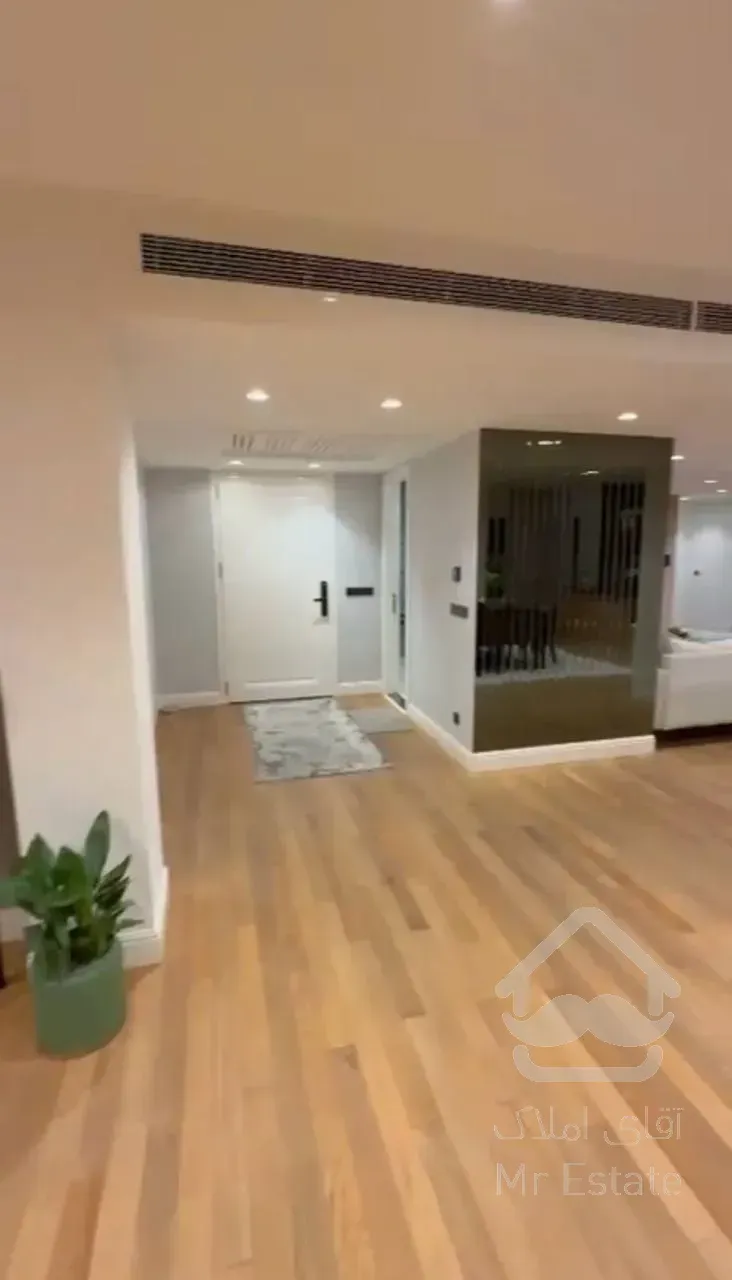 رهن آپارتمان ۲۴۰ متری در زعفرانیه