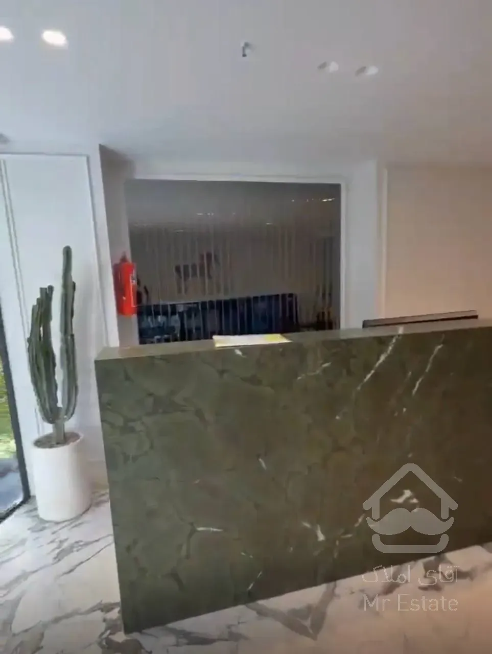 رهن آپارتمان ۲۴۰ متری در زعفرانیه