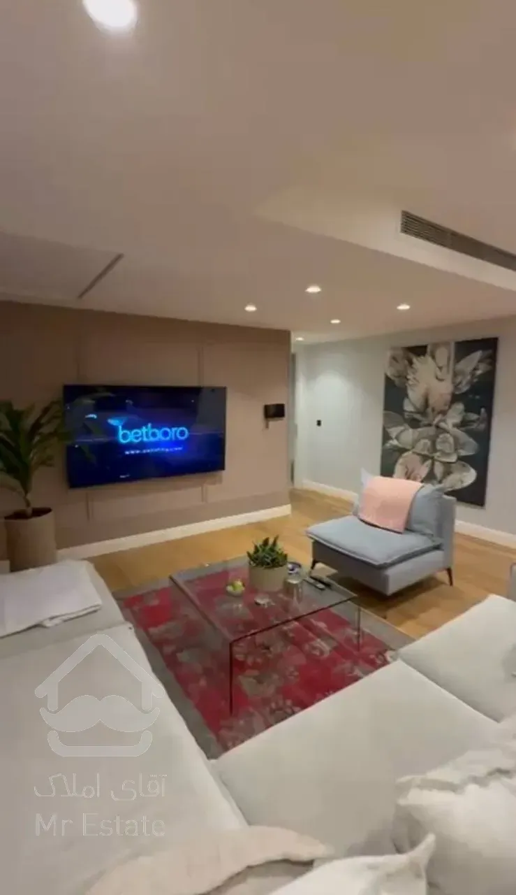 رهن آپارتمان ۲۴۰ متری در زعفرانیه