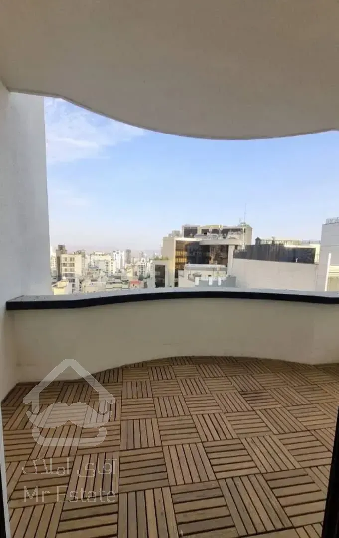 فروش برج باغ ۲۷۵ متری در زعفرانیه