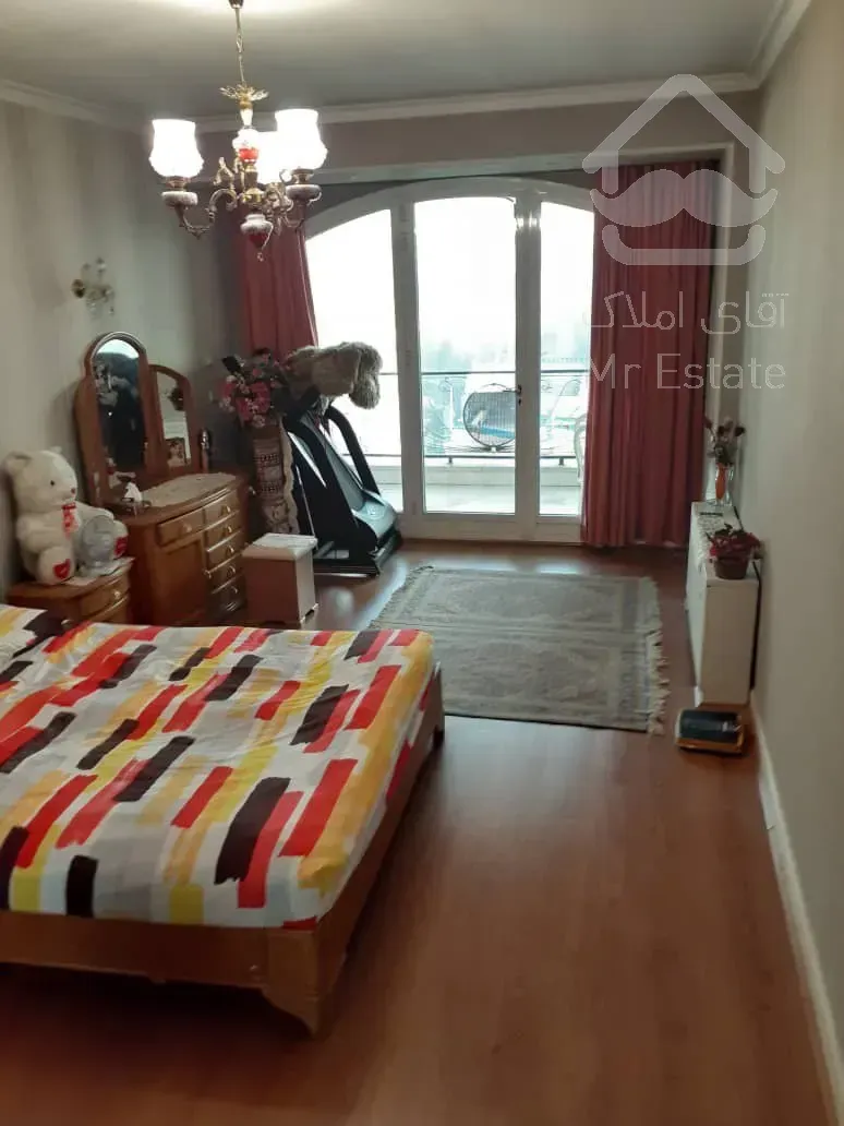 فروش آپارتمان ۲۴۰ متری در محمودیه