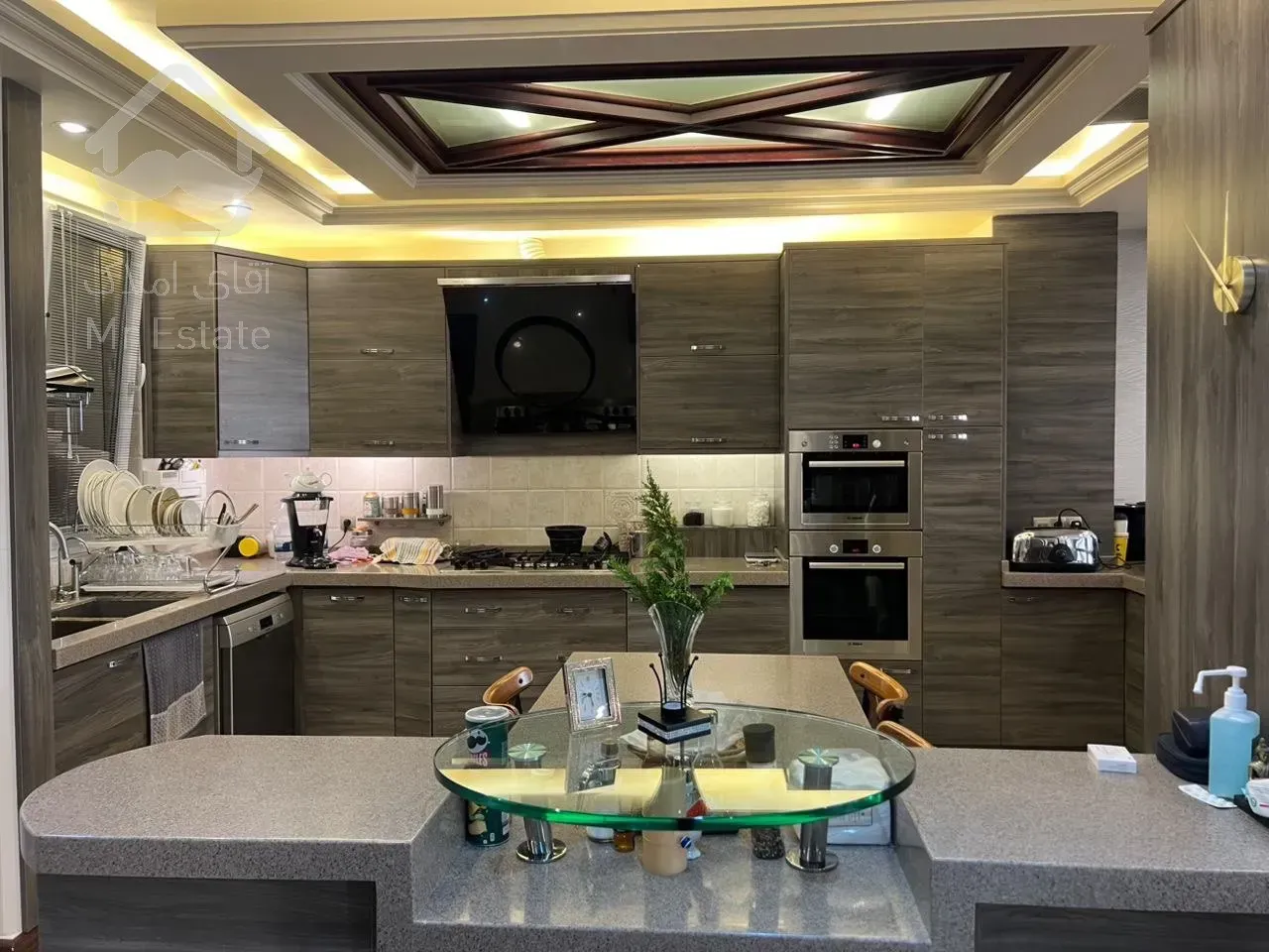 فروش آپارتمان ۲۲۰ متری در زعفرانیه