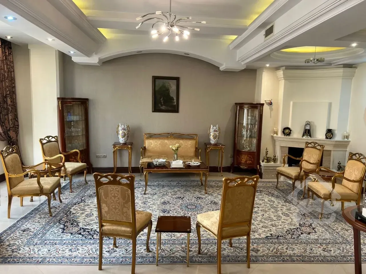 فروش آپارتمان ۲۲۰ متری در زعفرانیه