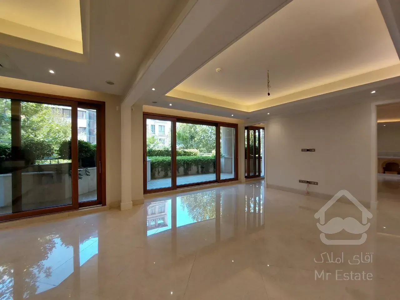 رهن آپارتمان ۴۳۰ متری در محمودیه