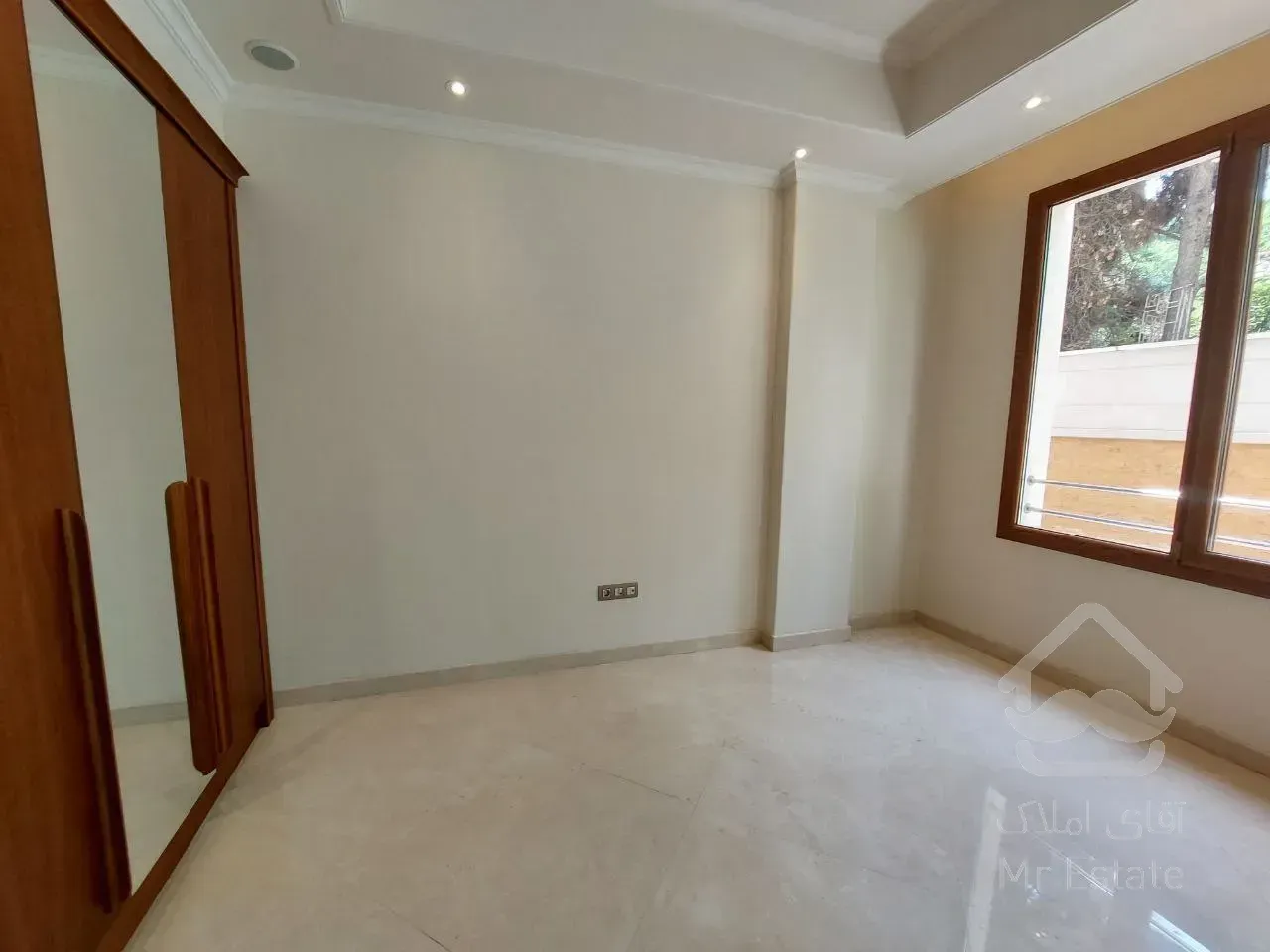 رهن آپارتمان ۴۳۰ متری در محمودیه