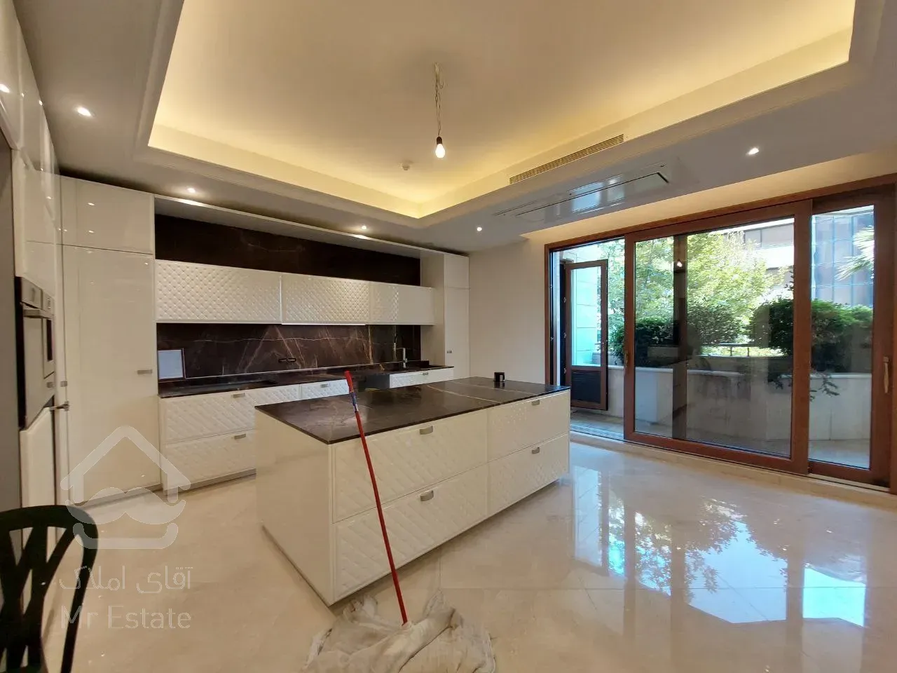 رهن آپارتمان ۴۳۰ متری در محمودیه