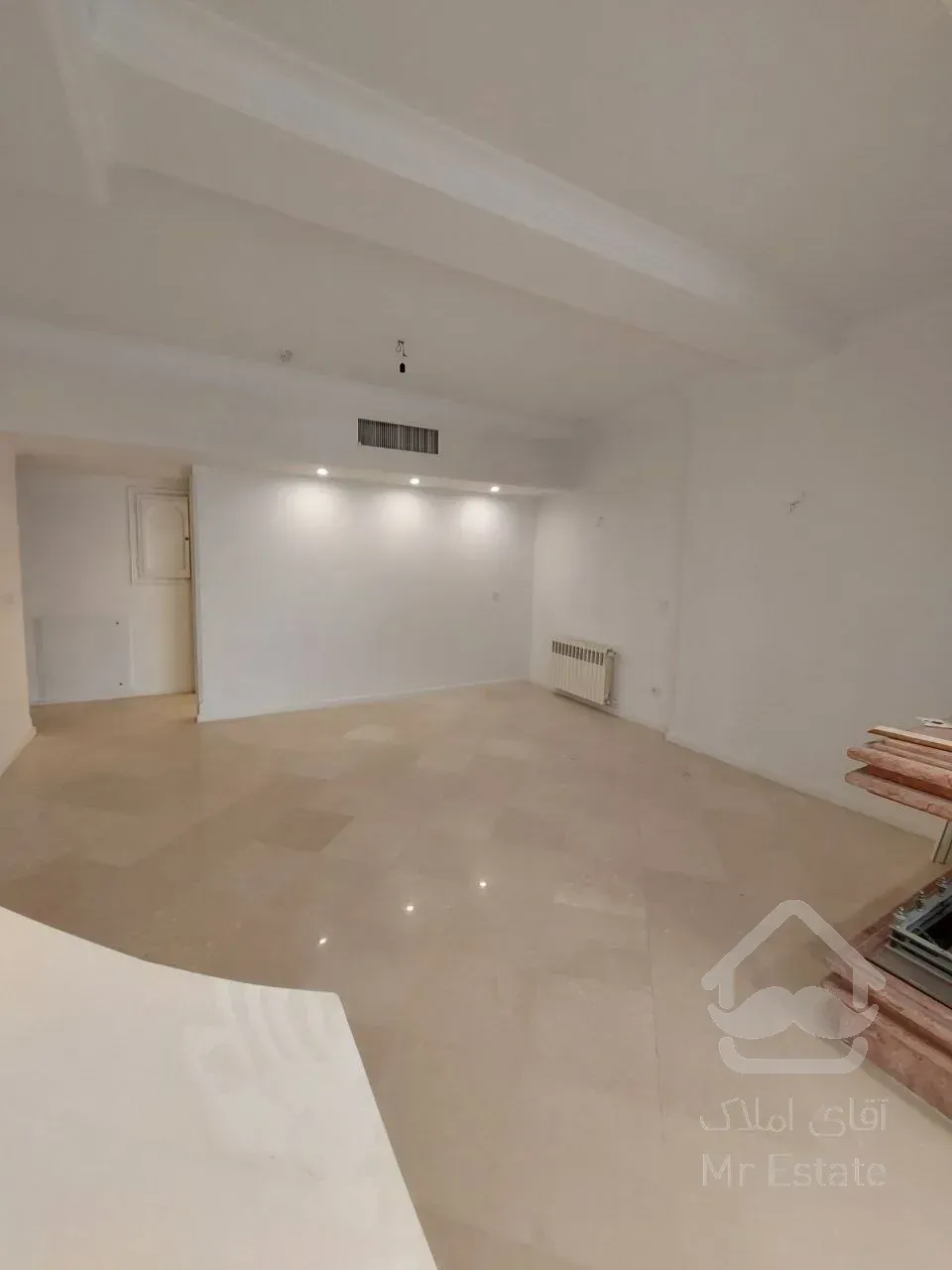 رهن آپارتمان ۳۴۰ متری در زعفرانیه