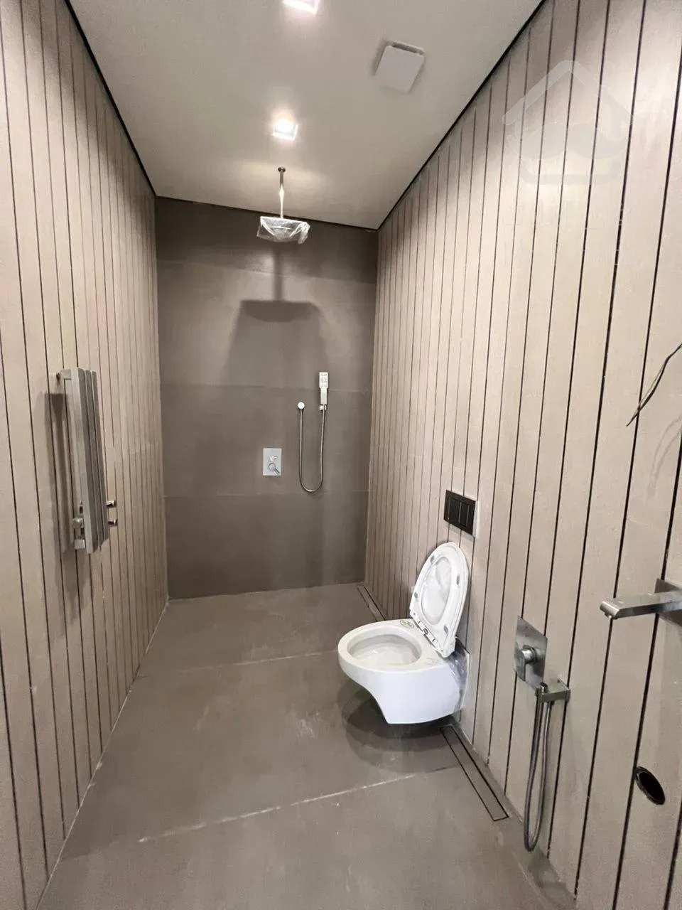 رهن آپارتمان ۱۸۵ متری در ولنجک